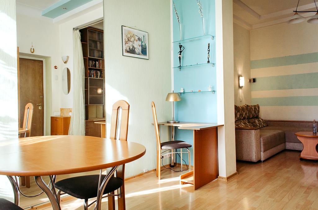 Hvylevogo Street Apartment Kharkov Ngoại thất bức ảnh